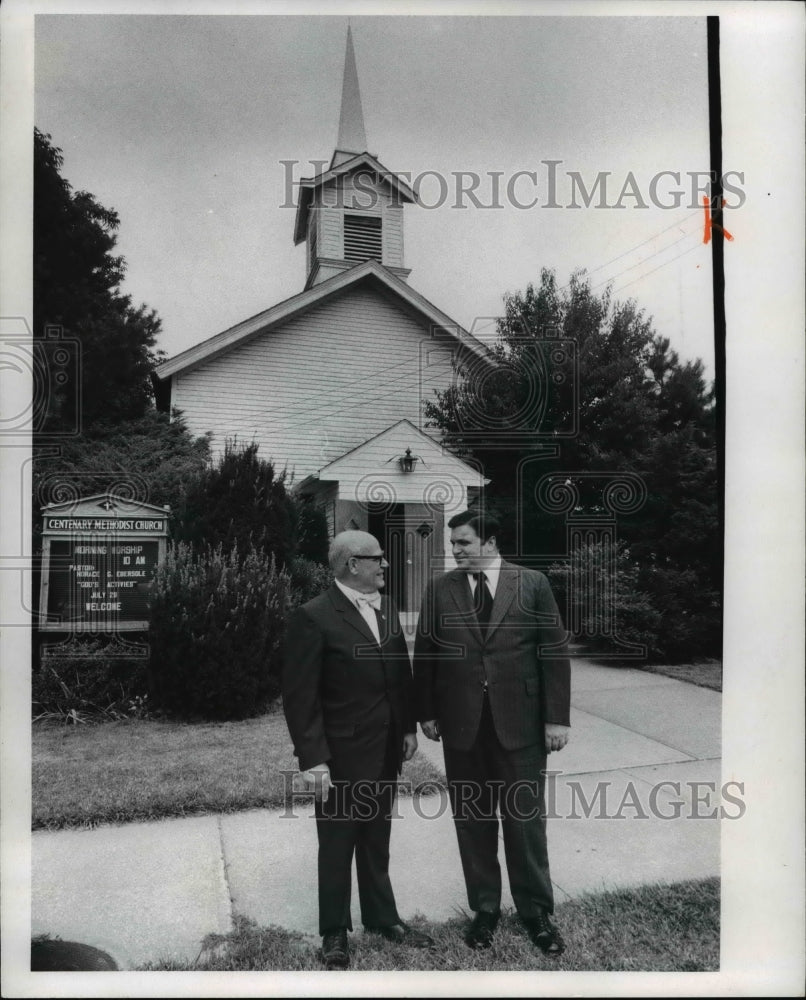 1973 Press Photo L-R; Rev. Horace G. Ebersole and Rabbu Bernard Kahan - Historic Images