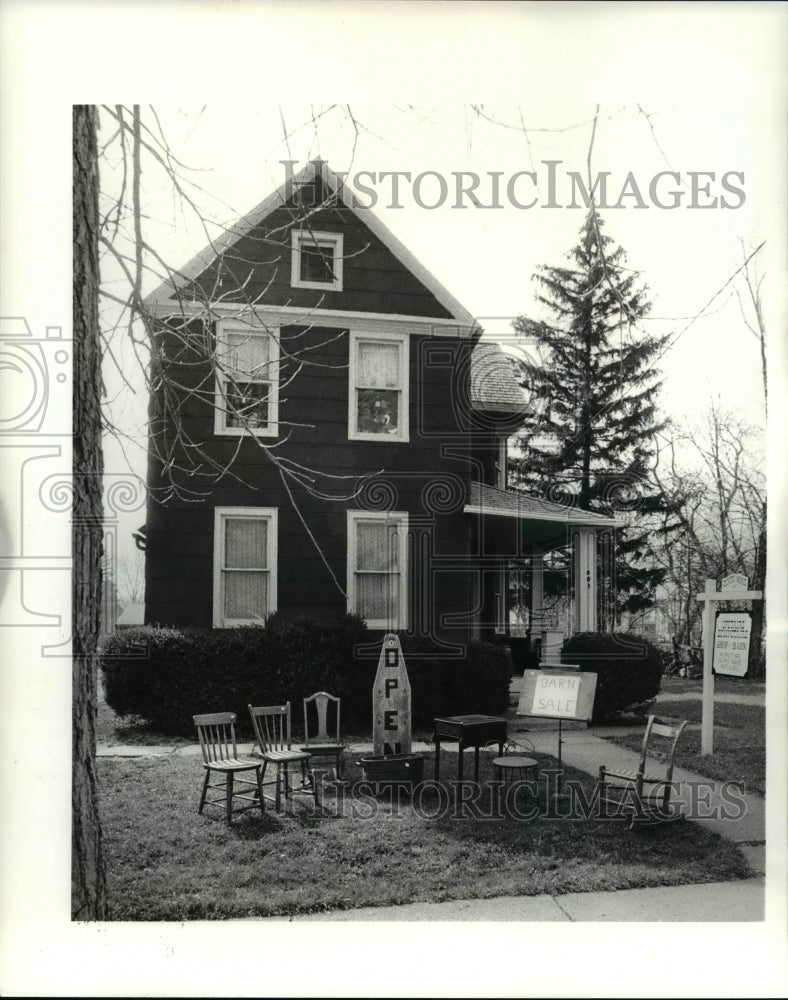 1985 Press Photo Upstair Downstair Shop Berea Ohio - Historic Images