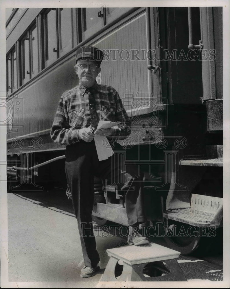 1970 Press Photo Louis Weissenburger, retired agent of the Mid Atlantic Trans. - Historic Images
