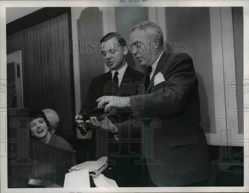 1966 Press Photo Tom Vail and Barry Mulloney - Historic Images