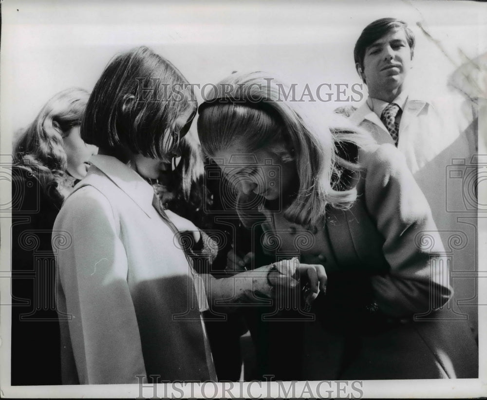 1970 Press Photo Tricia Nixon campaigning for Frank Bow in Canton - Historic Images