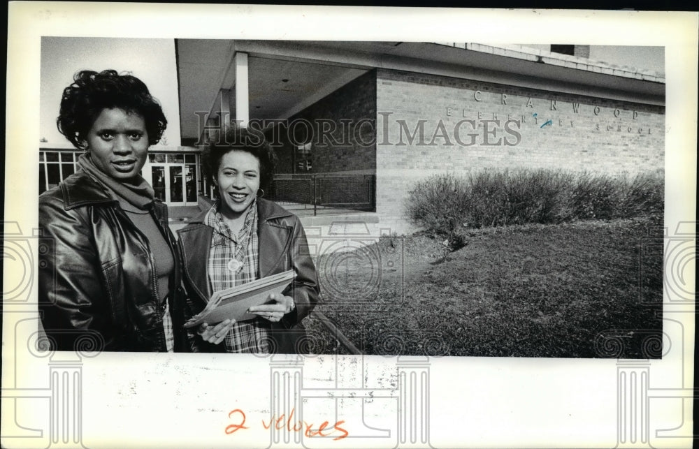 1978 Press Photo Betty Cross and Chairperson Beverly Headen - Historic Images