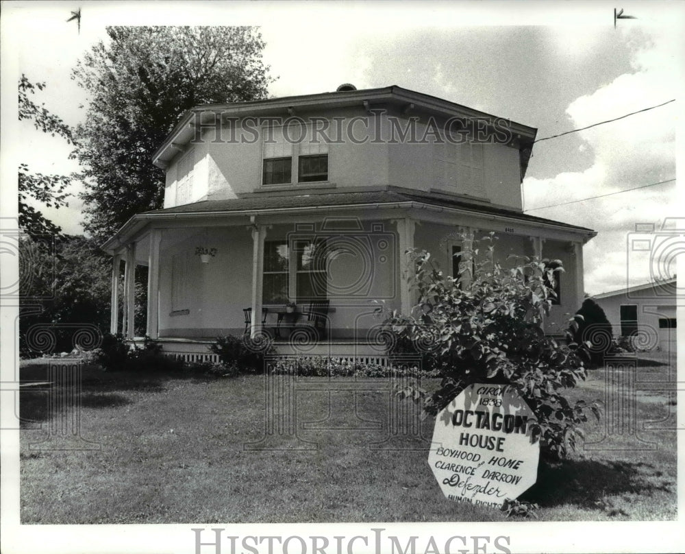 1982 Press Photo Clarence Darrow's boyhood home in Kinsman Ohio - Historic Images