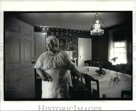 1986 Press Photo Alice Blaemire and Eleanor Brown's home in Kinsman Ohio - Historic Images