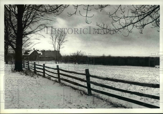 1980 Press Photo Going into Shady Brook House in Kirtland Ohio - Historic Images
