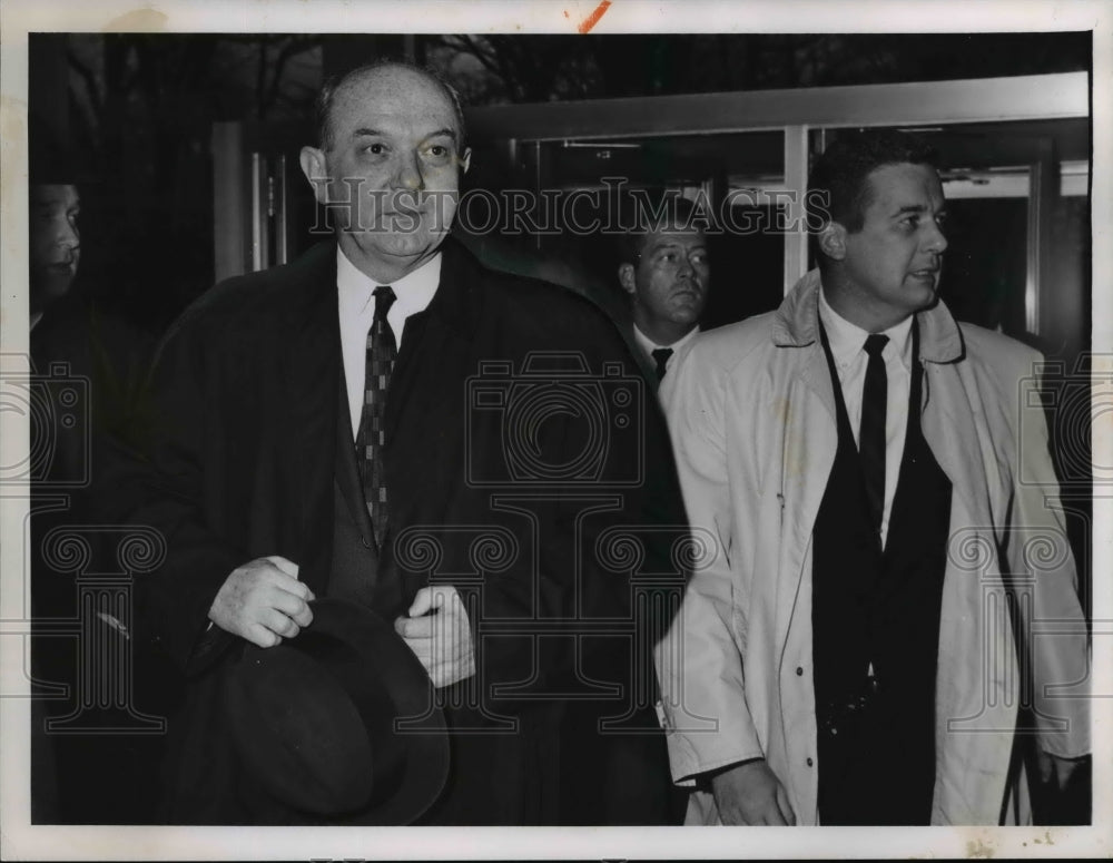 1963 Press Photo Sec. Dean Rusk arrives at Cleveland Institute of Music - Historic Images