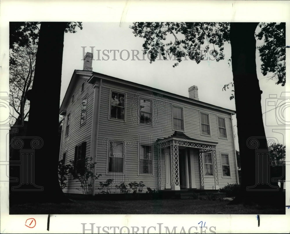 1990 Press Photo Nicholson house, Exterior 13335 detroit Ave. Lakewood Ohio - Historic Images