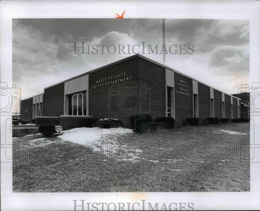 1974 Press Photo Maple Heights Police Station in Ohio - Historic Images