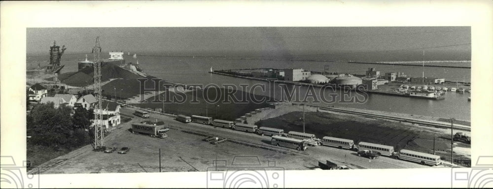 1980 Press Photo Lorrain Harbor  - Mountain of pellets - Historic Images