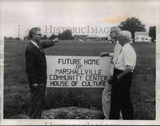 1963 Press Photo from left, Dr. Tabakov, Rev. A. W. Knoll and D.W. Gal - Historic Images