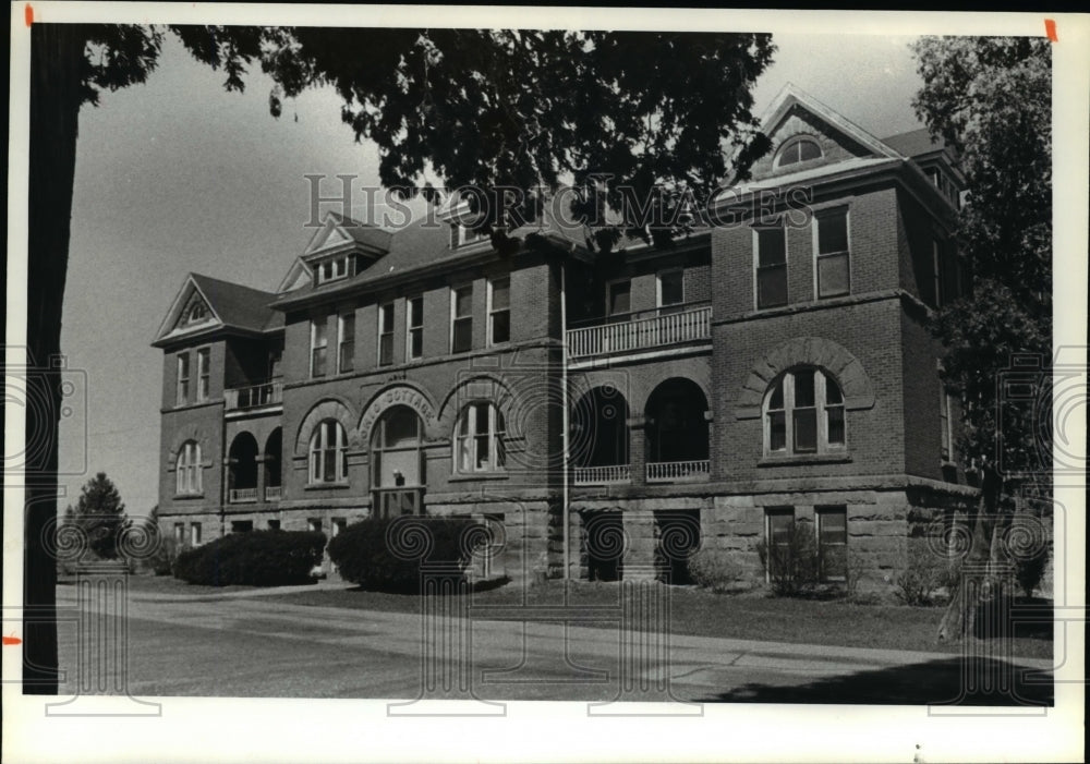 1981 Press Photo Madison Township Hall on Middle Ridge, Ohio - Historic Images