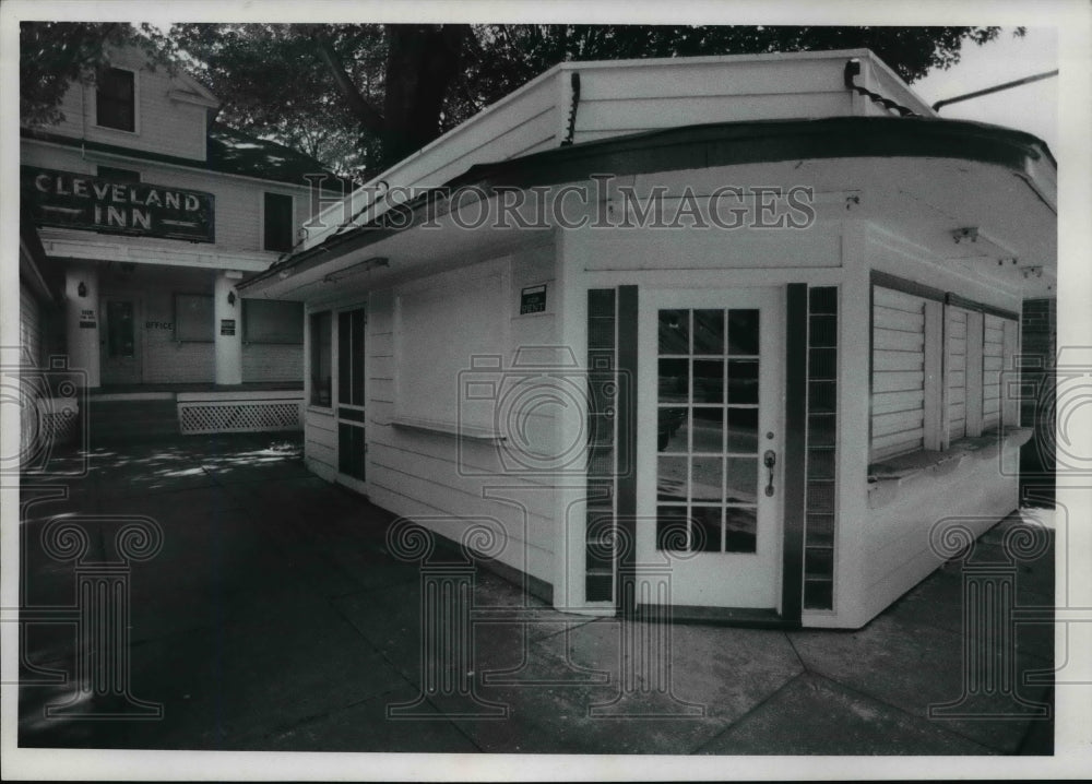 1973 Press Photo Store Stand are for Rent - Historic Images