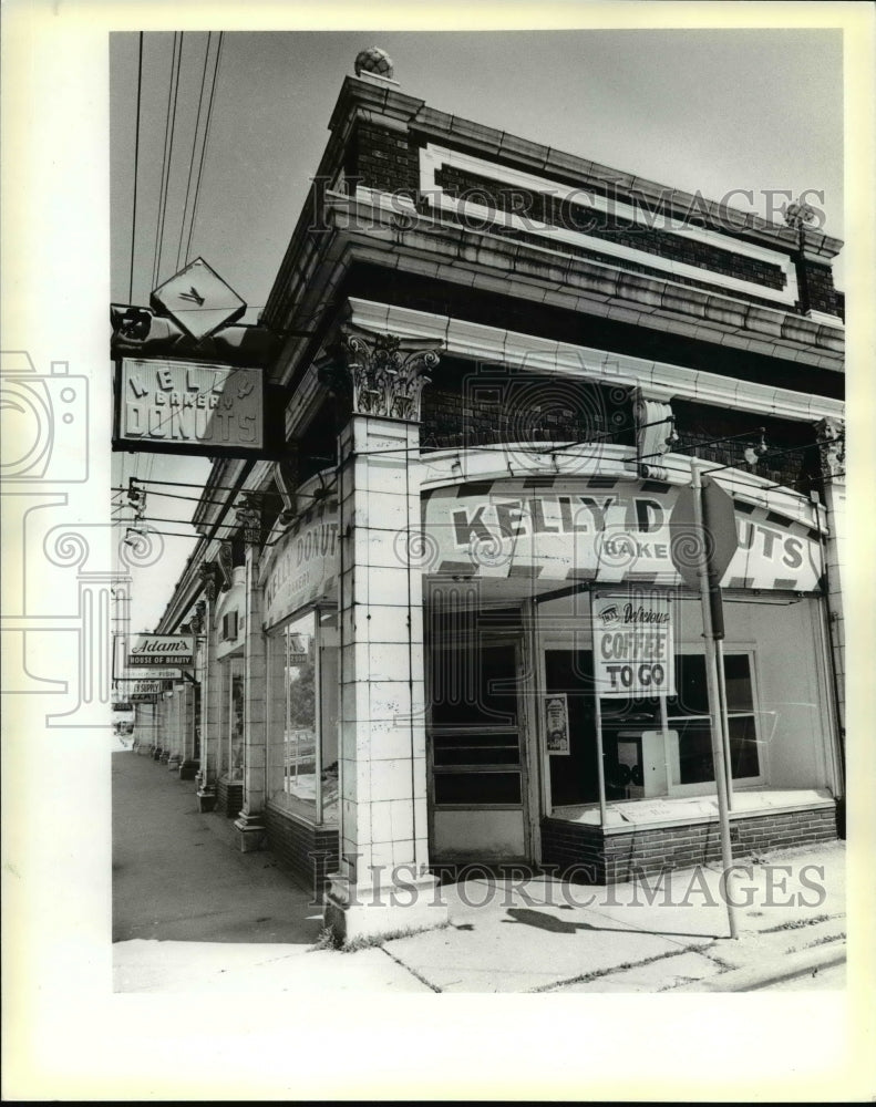 1979 Press Photo Renovation of Lakewood Ohio Store fronts - Historic Images