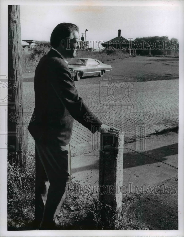 1967 Press Photo Mayor Armand Masten of Linndale Ohio - Historic Images