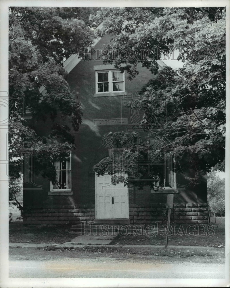 1971 Press Photo Huntsburg Town Hall, Huntsburg Ohio - Historic Images