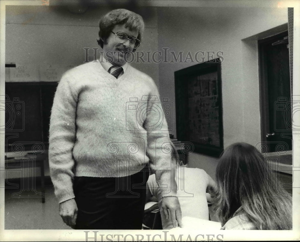 1979 Press Photo Mayor Thomas Schamberg of Orwell Ohio - Historic Images