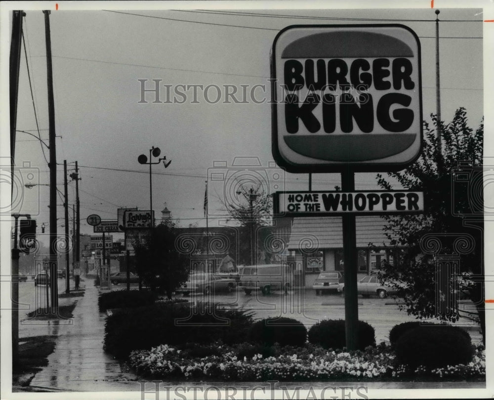 1976 Press Photo Burger King, Lorain Avenue and Canterbury Road, N. Olmsted Ohio - Historic Images