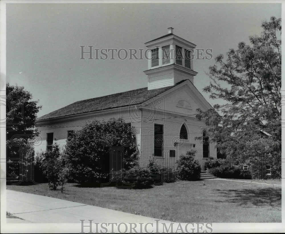 1976 Press Photo First Universal Church - 5050 Porter Rd. North Olmsted Ohio - Historic Images