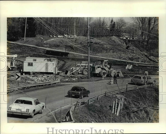 1985 Press Photo Construction Rt. 252 Columbia Rd. North Olmsted Ohio-Historic Images