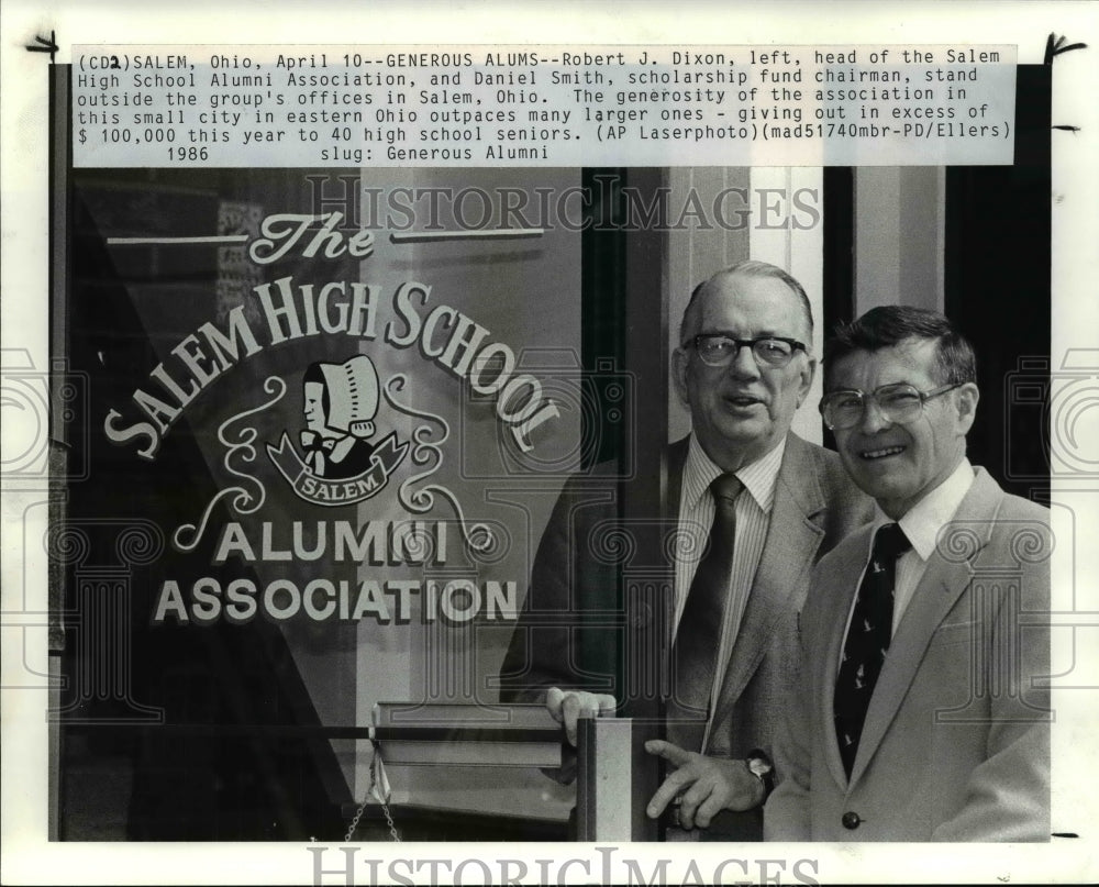 1986 Press Photo Robert J. Dixon, left, and Daniel Smith - Historic Images