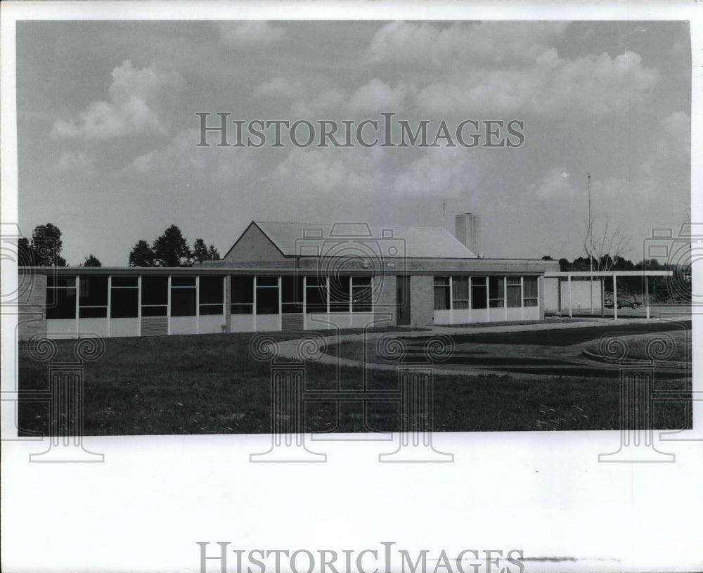 1971 Press Photo Edith Whitney Elementary - Stongsville Ohio - Historic Images