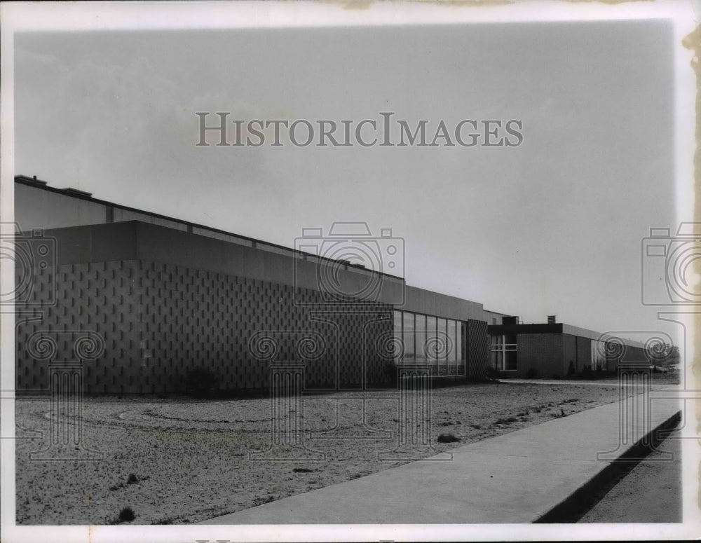 1965 Press Photo Strongsville Senior High School, Strongsville, Ohio - Historic Images