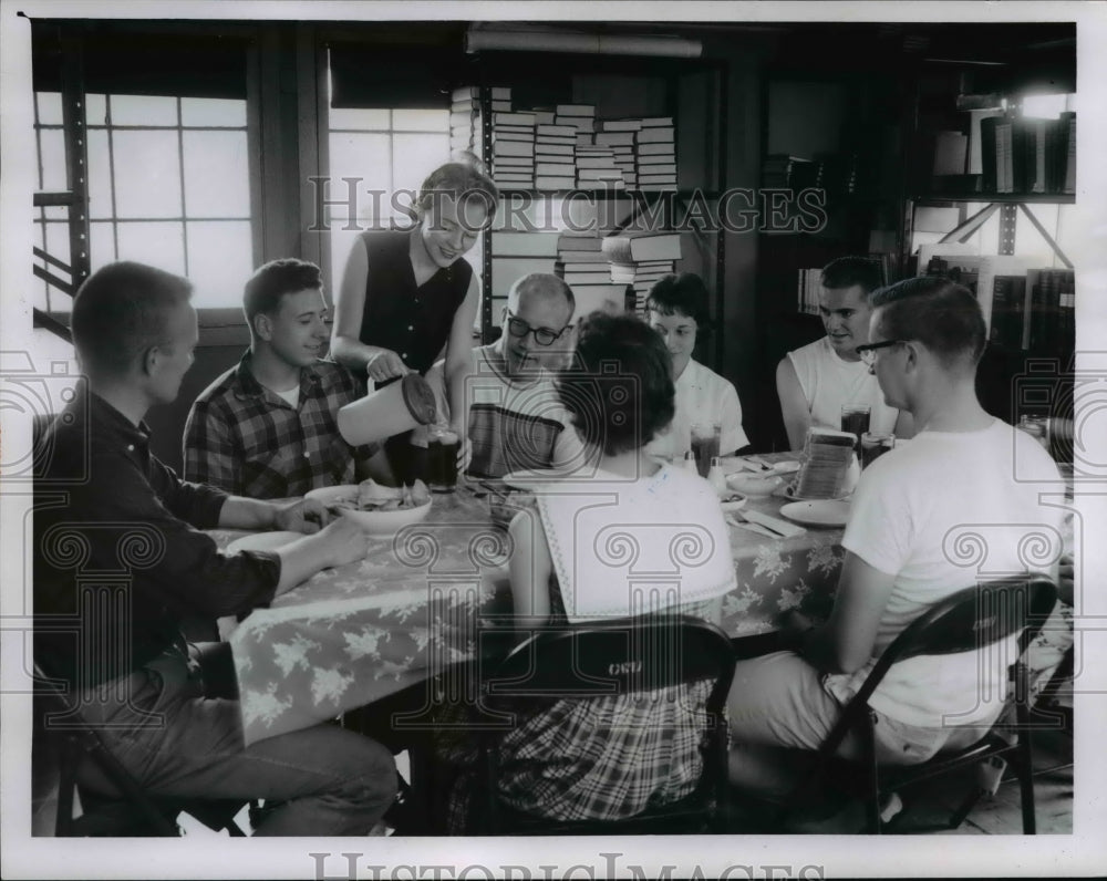 1960 Press Photo Students of Methodist Theological Seminary in Ohio - Historic Images