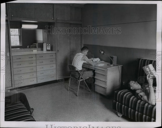 1960 Press Photo Donald Jones & Robert Parr of Methodist Theological Seminary - Historic Images
