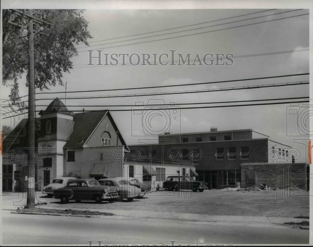 1954 Press Photo Old and new City hall in South Euclid Ohio - Historic Images