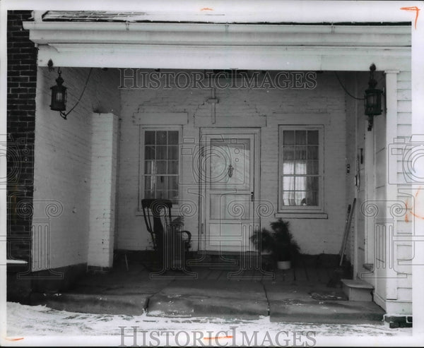 1970 Press Photo Burrell home porch, Sheffield Ohio - Historic Images