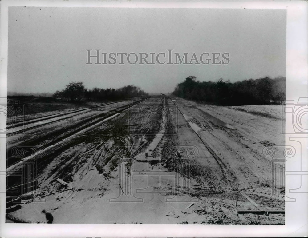 1961 Press Photo Shaker Boulevard looking west from Green Road, Shaker Hts. Ohio - Historic Images