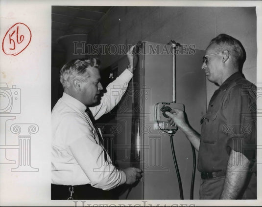 1965 Press Photo Chief Eng. Ed Root and Ray Matjasic, chief photographer - Historic Images