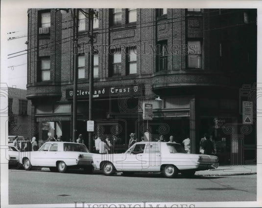 1966 Press Photo Cleveland Trust Bank, E 71st Superior Ohio, site for robbery - Historic Images