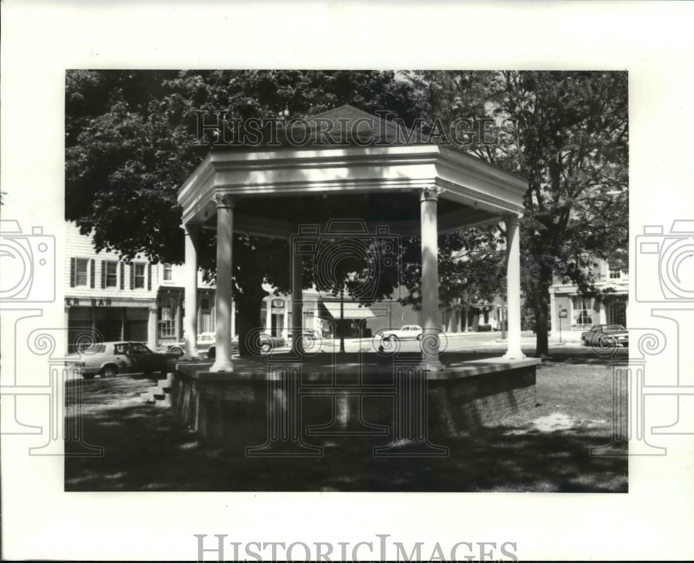 1983 Press Photo Gazebo on the Square in Milan Ohio - Historic Images