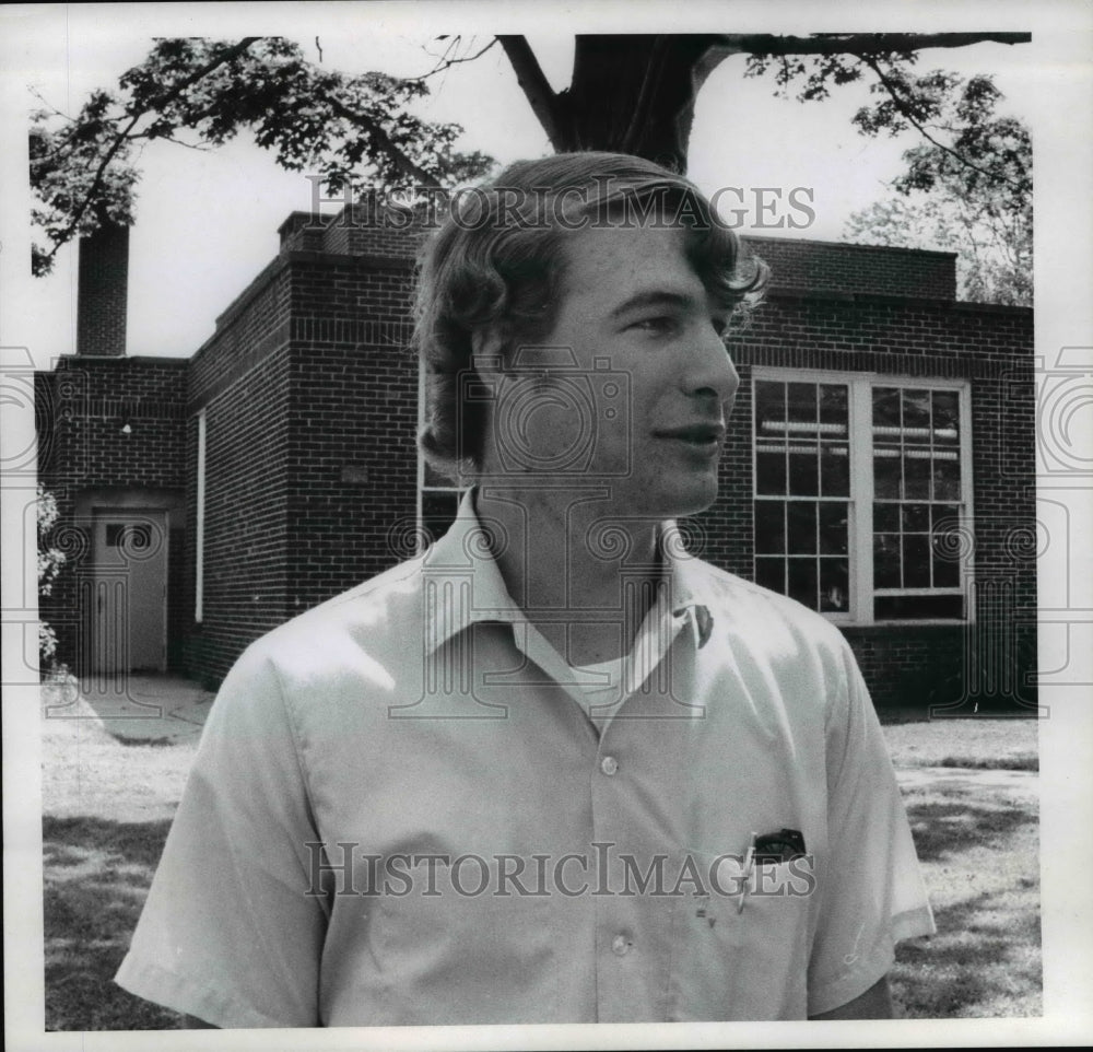 1971 Press Photo William Starkey-Valedictorian Grad Class Legemont Hi - T. Ohio - Historic Images