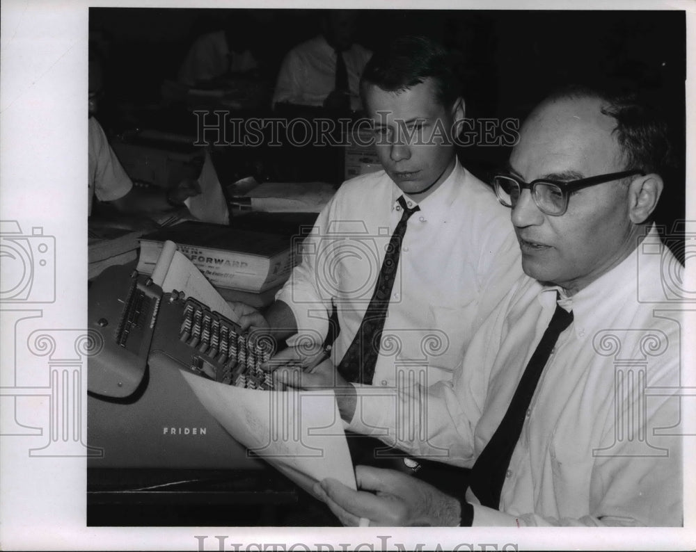 1967 Press Photo Left to right; Bill Barnard ad Todd Simon - cvb03363 - Historic Images