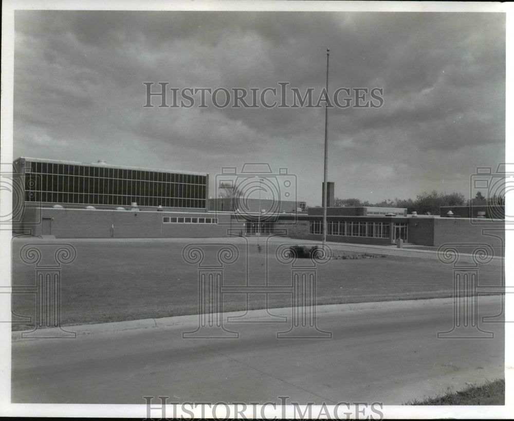 1971 Press Photo Medina High School, Medina County Ohio - Historic Images