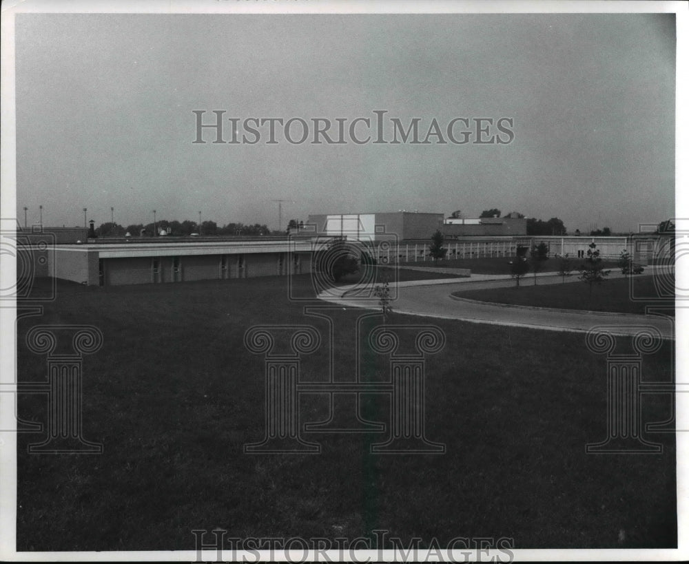 1971 Press Photo South High School, Willoughby Ohio - Historic Images