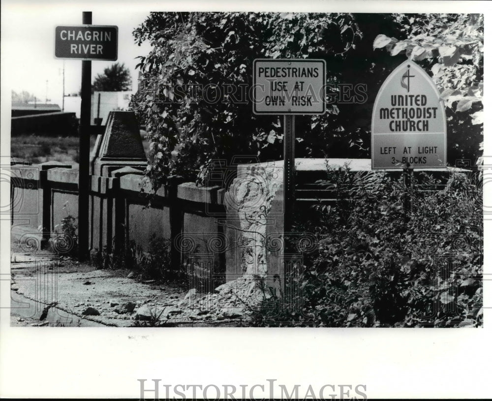 1976 Press Photo The damaged Willoughby Ohio bridge - Historic Images