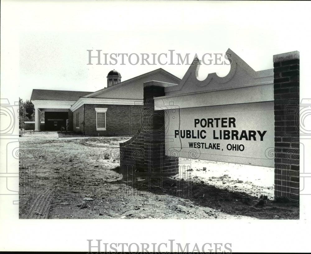 1985 Press Photo Porter Public Library, Westlake Ohio - Historic Images