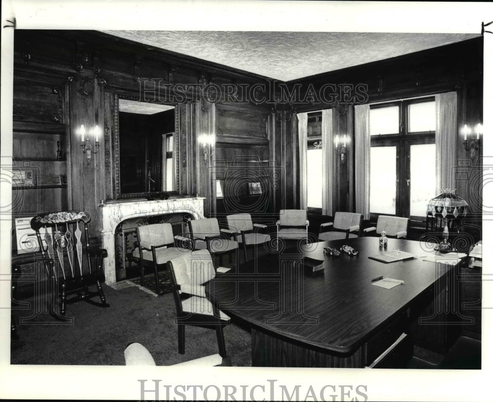 1986 Press Photo Mayor&#39;s office, Wickliffe Ohio City Hall, former Coulby Estate - Historic Images