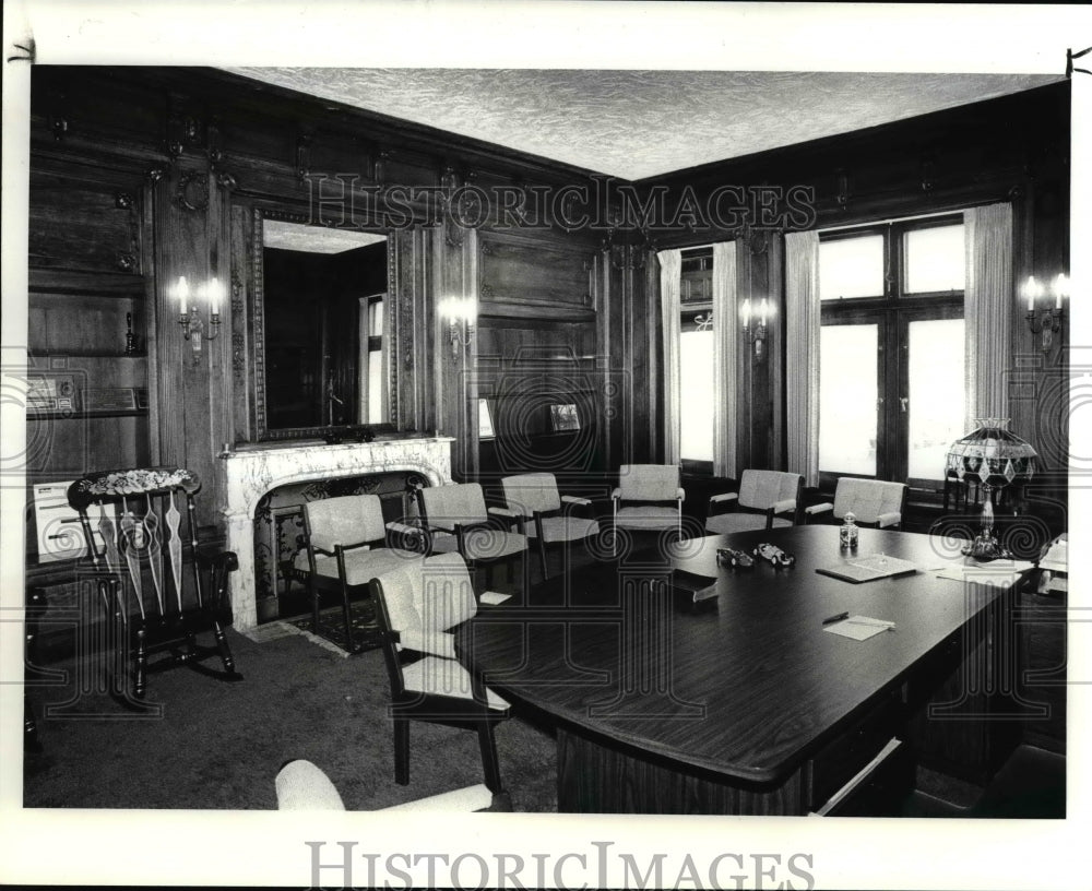 1986 Press Photo Mayor's office, Wickliffe Ohio City Hall, former Coulby Estate - Historic Images
