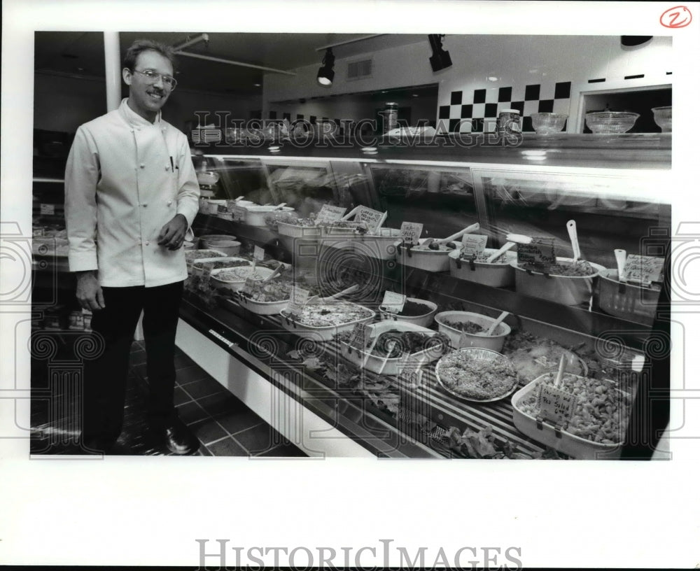 1989 Press Photo Chef Dan Remark of the Mustard Seed market in Akron Ohio - Historic Images