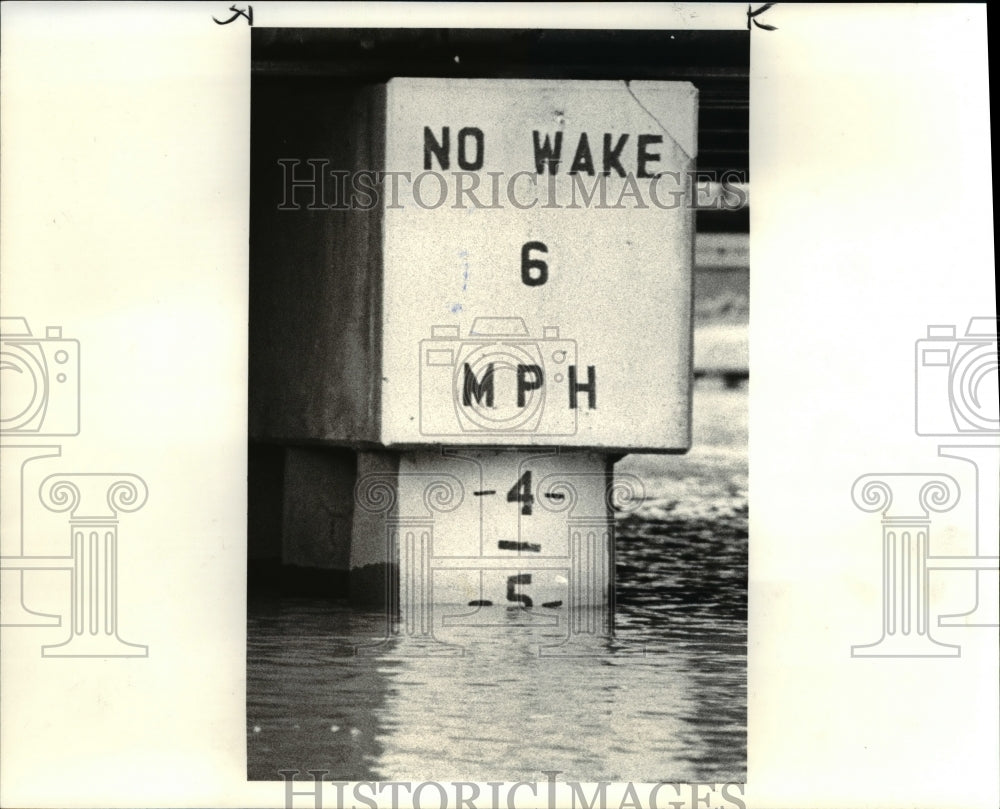 1986 Press Photo The Bridge Pilon on the R-6 bridge over Beaver Creek - Historic Images