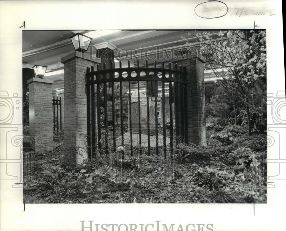 1983 Press Photo A scene from the Home and Flower Show - Historic Images