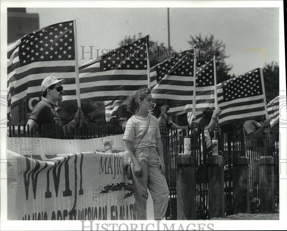 1990 Press Photo Marty Hayes and Maura Burke at the Northeast harbor Exposition - Historic Images