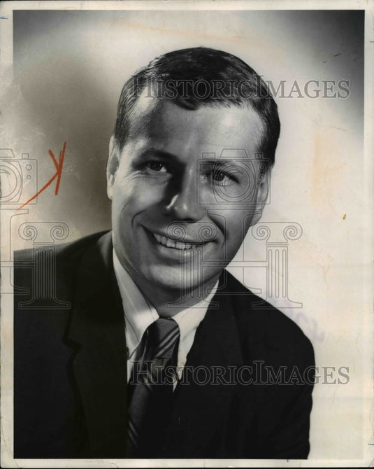 1969 Press Photo Bill Barnard, Chief Editor Writer - Historic Images