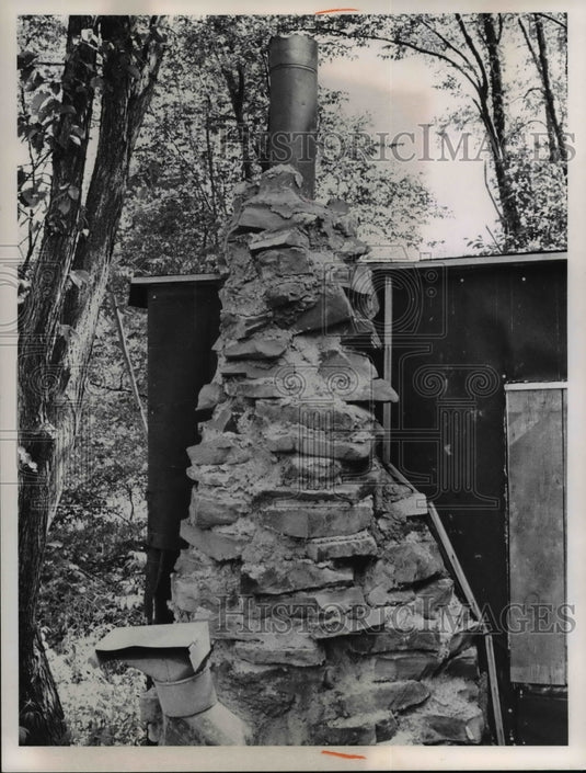 1965 Press Photo A cabin boys built with stolen material, Pepper Pike Ohio - Historic Images