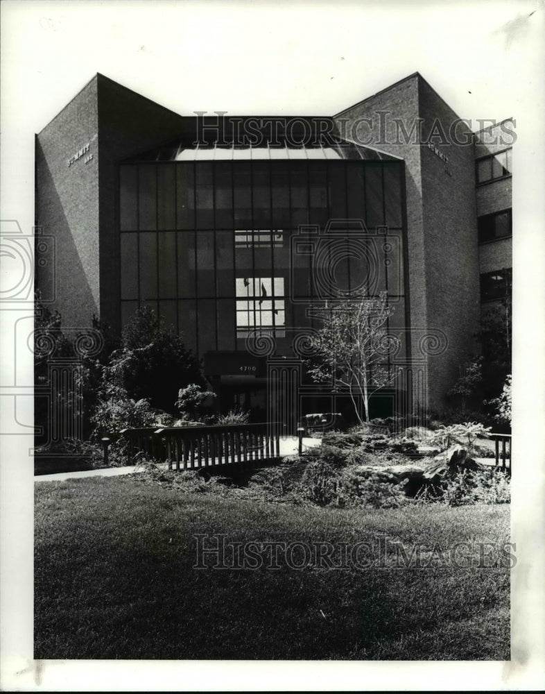 1985 Press Photo Summit One Office Bldg., 4700 Rockside Rd. Independence Ohio - Historic Images