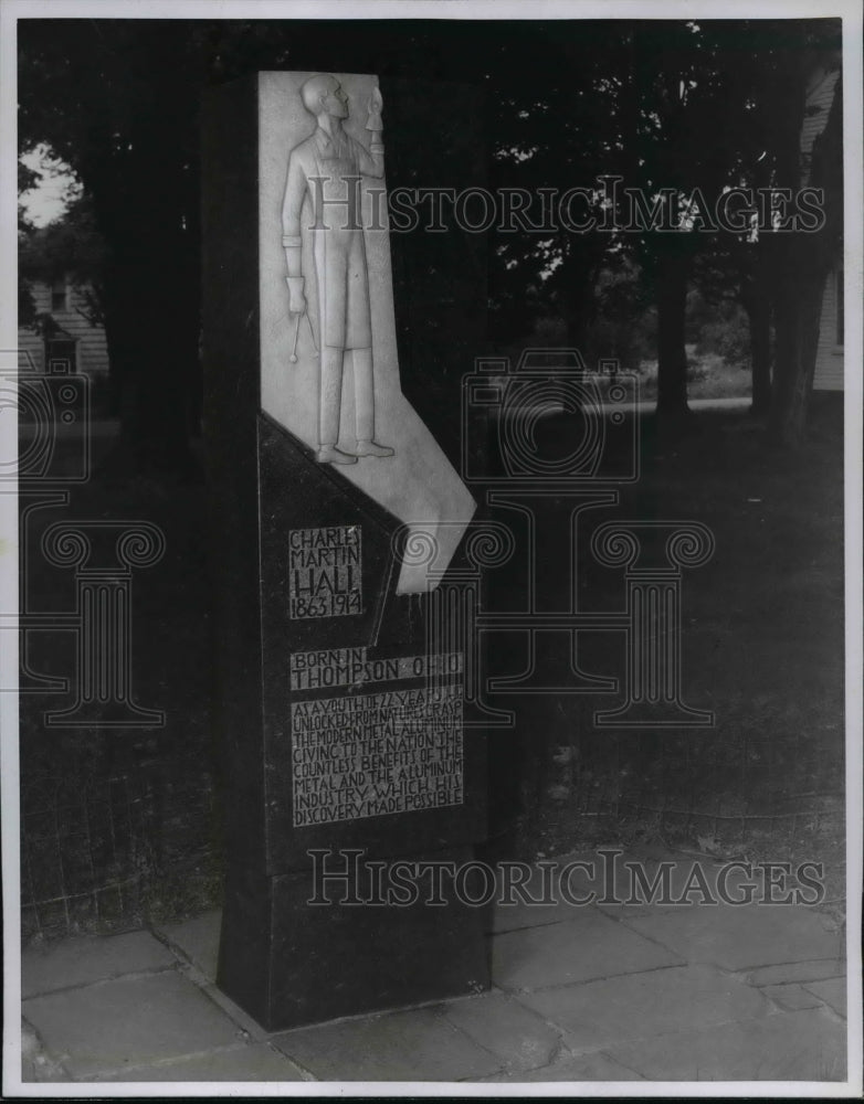 1956 Press Photo Memorial Shaft to Charles M. Hall in Thompson Village Park - - Historic Images
